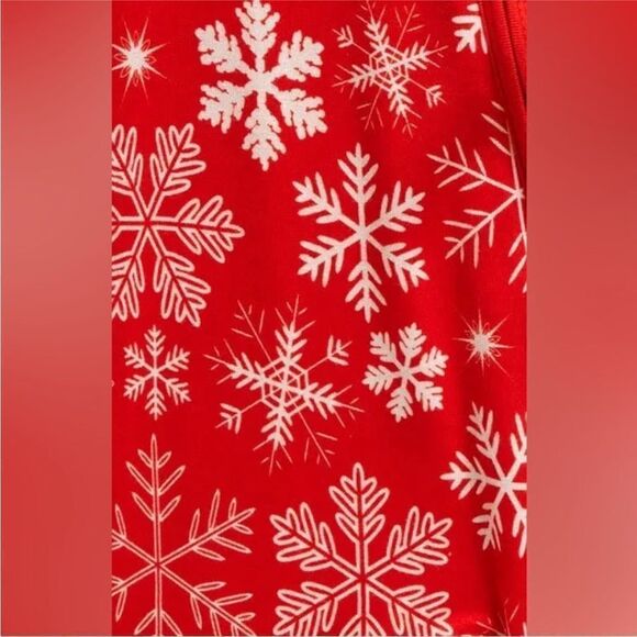 Posh Peanut NWT Zima Snowflake Fitted Convertible
Footie Pajamas 6 to 9 months - Picture 6 of 8